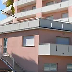 شقة Trilocale A 50mt Dal Mare Di - M006 *