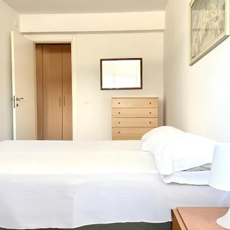 Trilocale A 50mt Dal Mare Di - M006 *