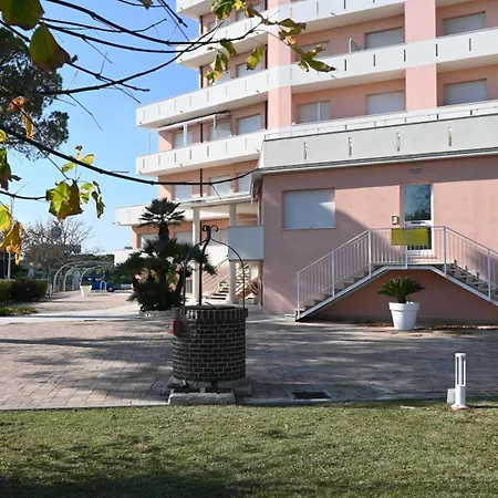Apartamento Trilocale A 50mt Dal Mare Di - M006
